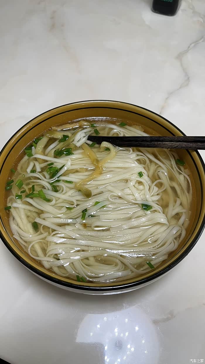 清汤寡水一碗面