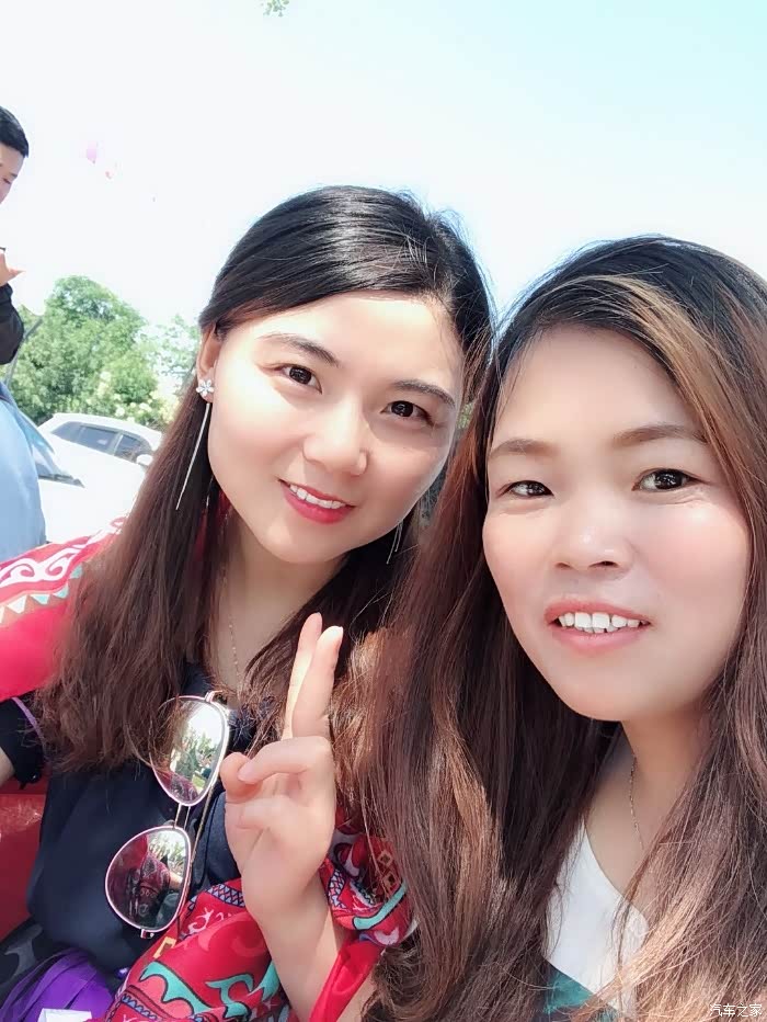 两个美女加个微信吧