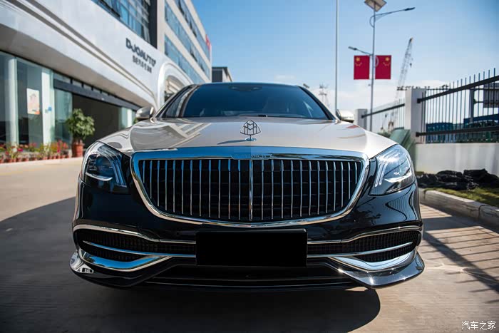 拍这台官方改装的迈巴赫art让我见识这款稀有改装品牌的魅力