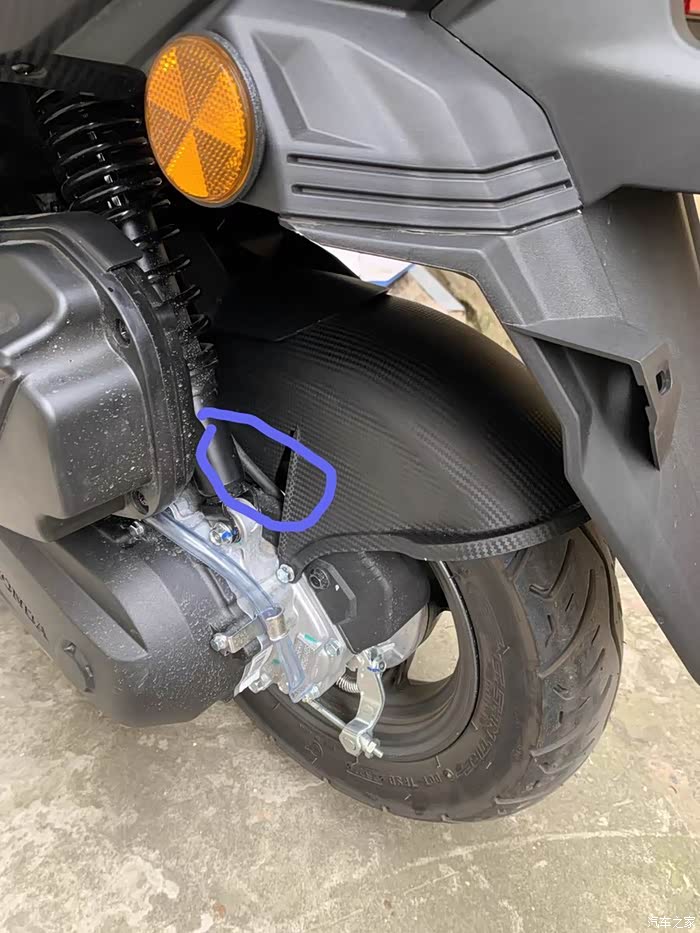 本田裂行这个黑色的管子应该插在什么位置