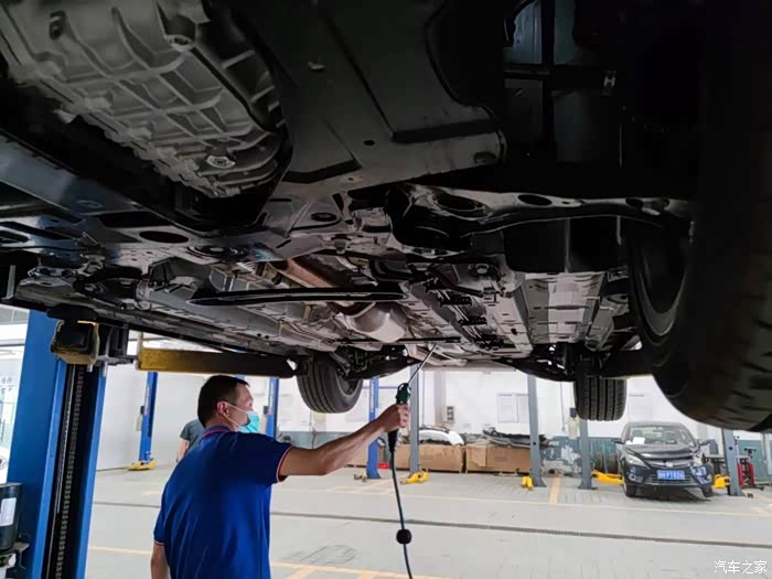 【图】分享长安univ底盘装甲喷涂作业_长安uni-v论坛_汽车之家论坛