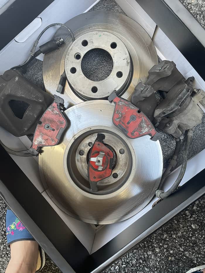 宝马f30布雷博前盘前刹车片300公里