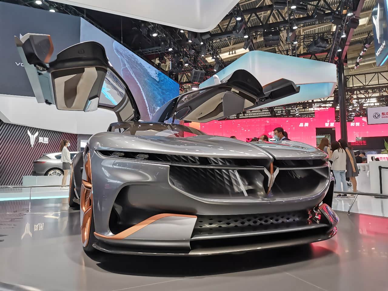 岚图iland即将起飞艺术精品