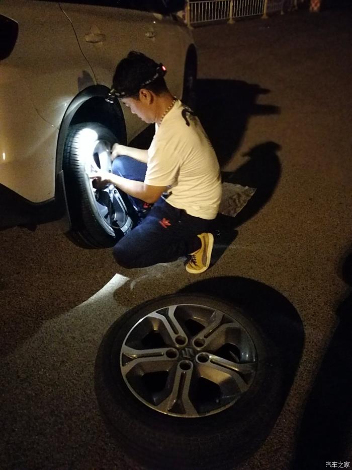 后轮胎报废夜间行车真的要注意安全