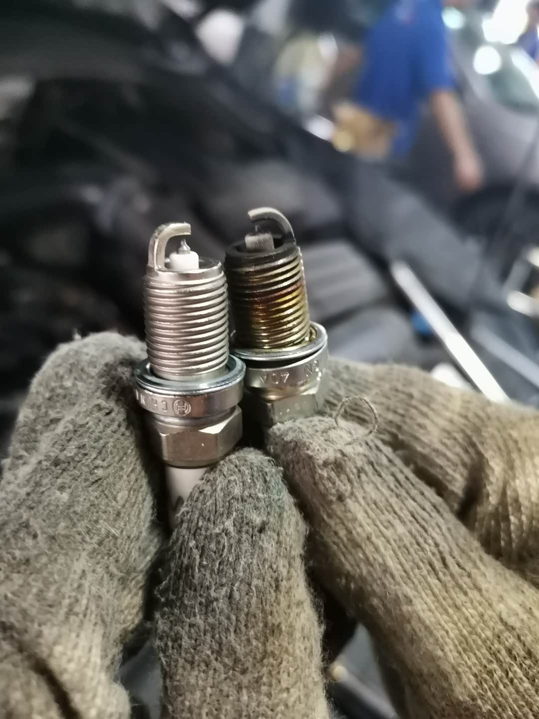 2016款300tsi豪华版途观今天46000km换火花塞