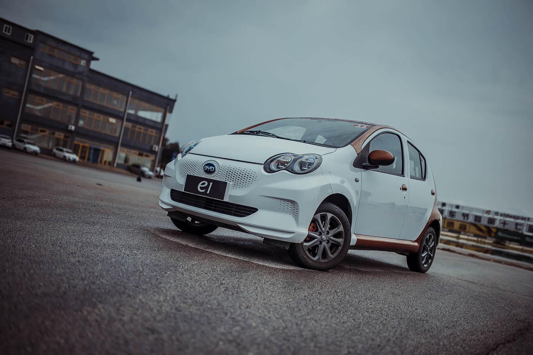 byd新能源e1小巧的外观