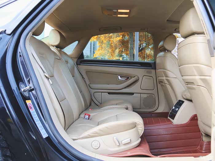 一年两审的3.0l v6奥迪a8l 有情怀有资金有精力的人才适合拥有它