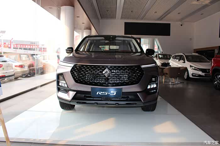 自在乐活尽享智能驾控静态体验宝骏新标首款车型rs5