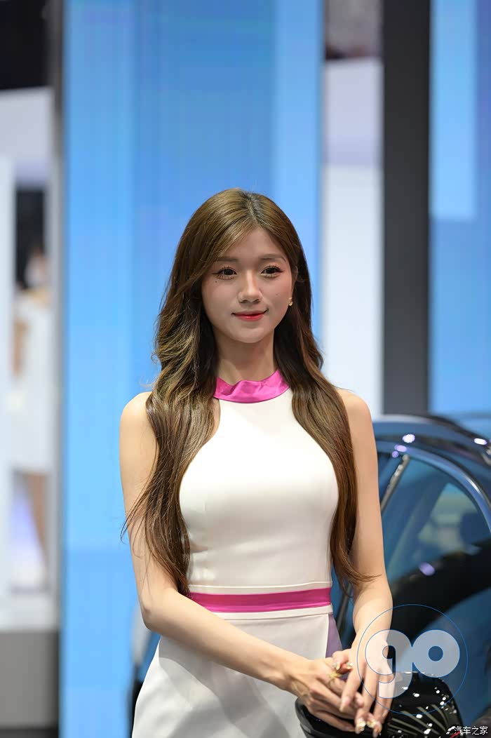 2021年广州车展的美女车模