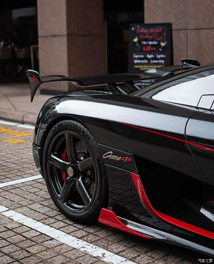 黑色的柯尼塞格 agera rs genesis,让人心动