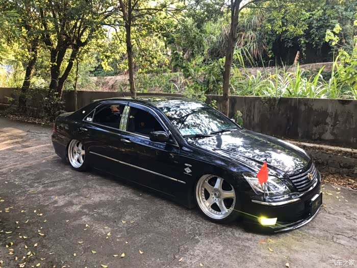 丰田12代皇冠帅气vip姿态归来附上改装清单