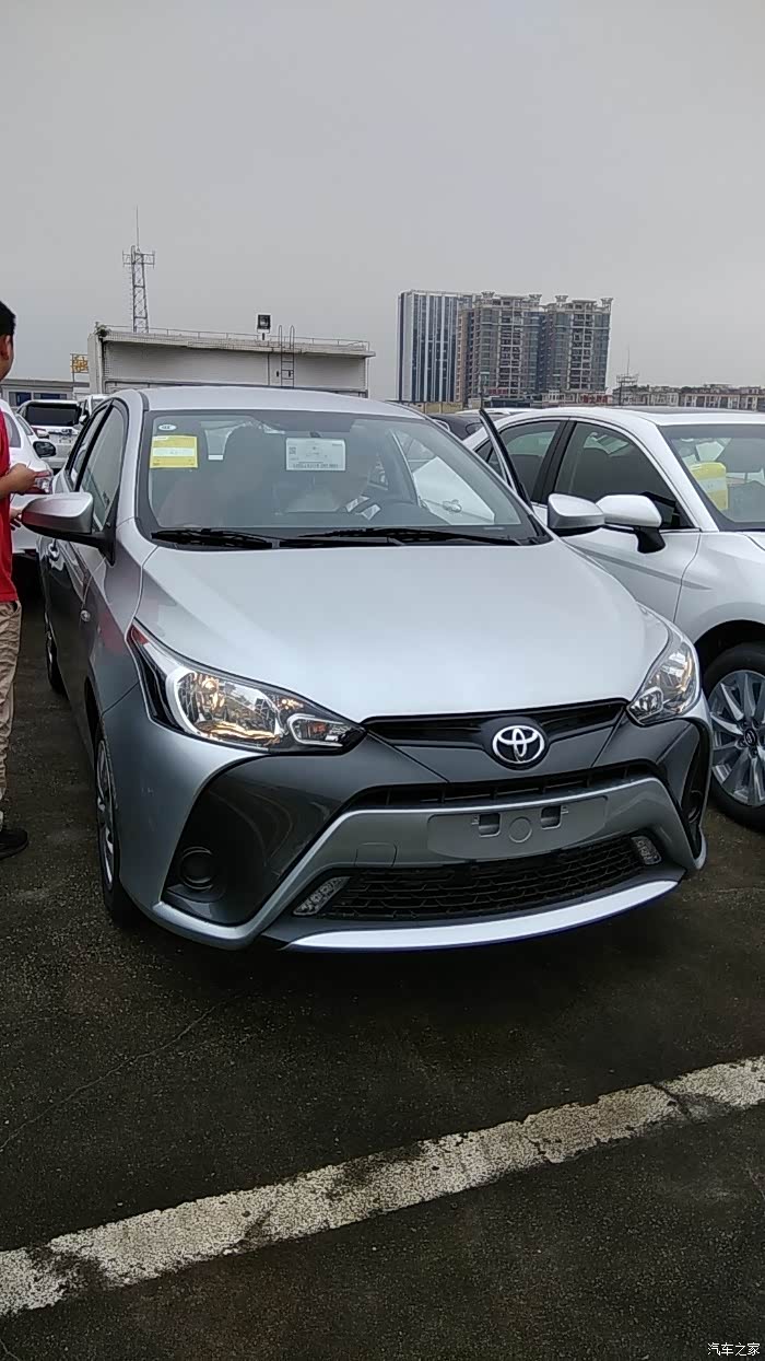 致炫有银色的吗?