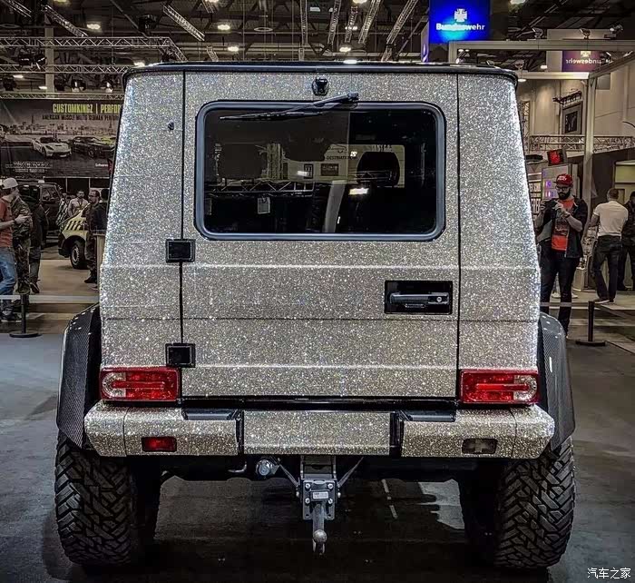 珠光宝气的奔驰g500 4x4平方,把车改成这样还能开出去越野吗?