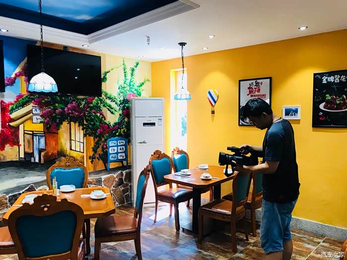 武汉电视台1台来玛雅餐厅拍节目