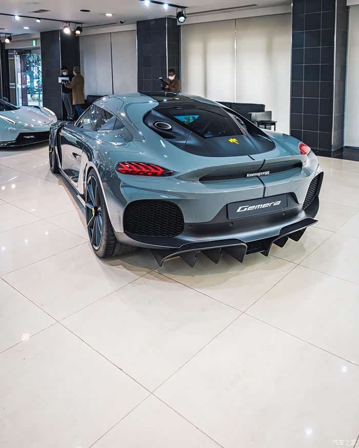 柯尼塞格 gemera美的快要窒息了.