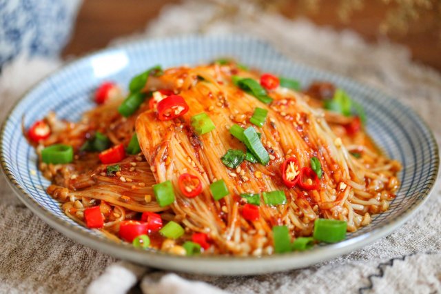 煎酱金针菇,做起来简单又方便!