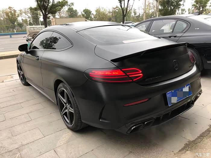 我的秀场第二趴奔驰c200变装黑武士