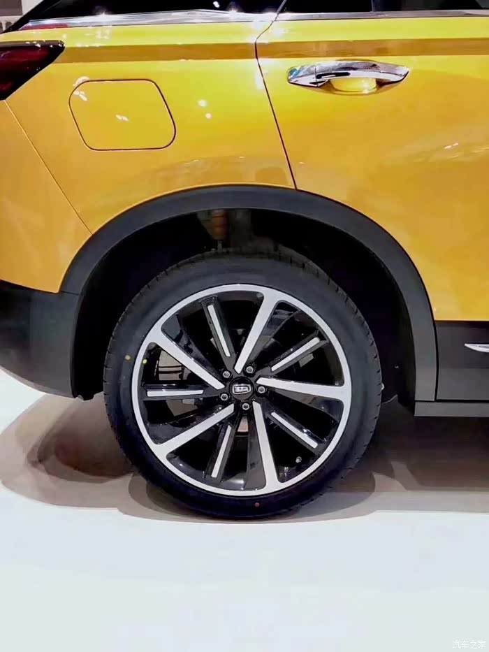 看完奔腾t77的车,我有些按耐不住.