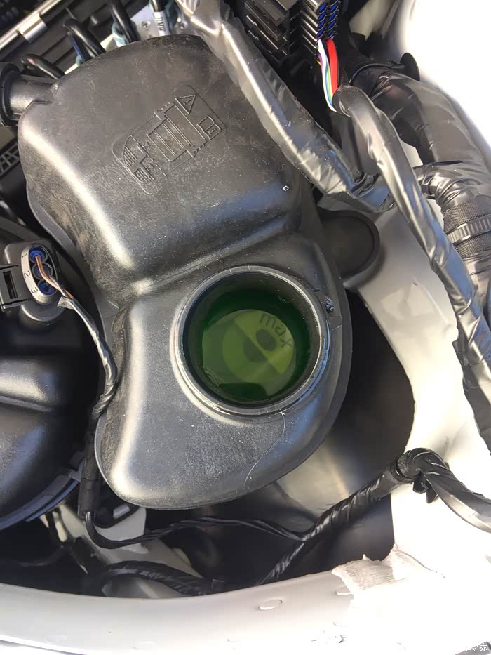 提车前检查冷却液感觉出厂就加多了吧