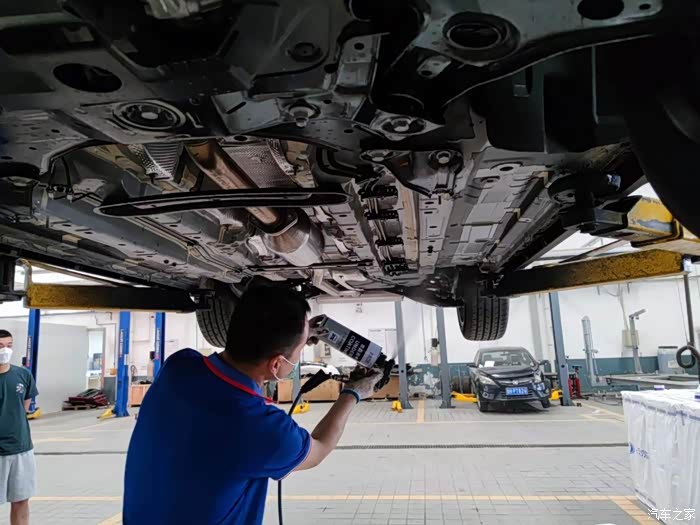 【图】分享长安univ底盘装甲喷涂作业_长安uni-v论坛_汽车之家论坛