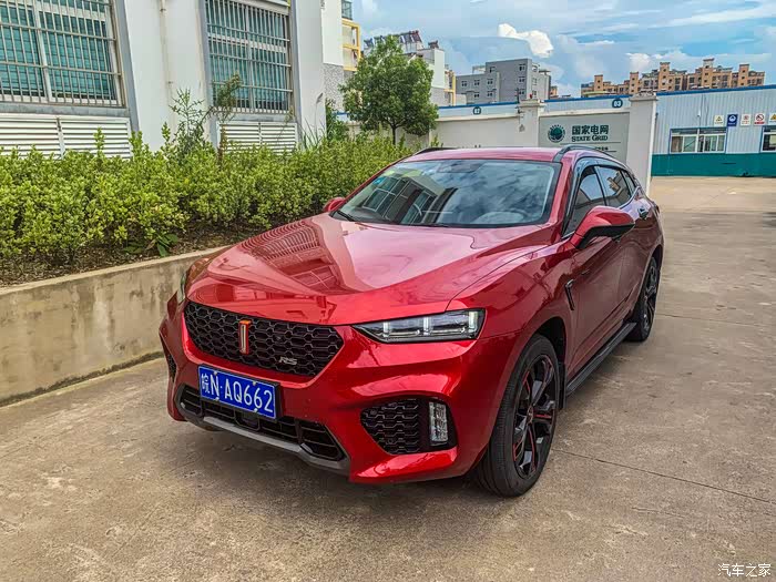 外形拉风配置丰富马尔斯红vv7开上马路依旧夺目