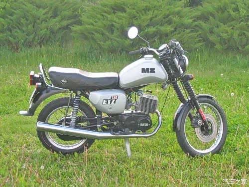 细品一辆1986年捷克斯洛伐克制造的jawa 350摩托车