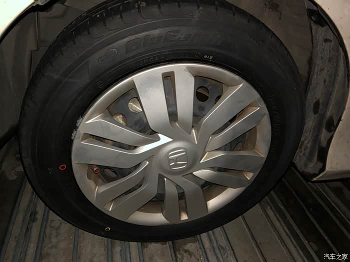 上次咨询过各位车神今天把轮胎换了