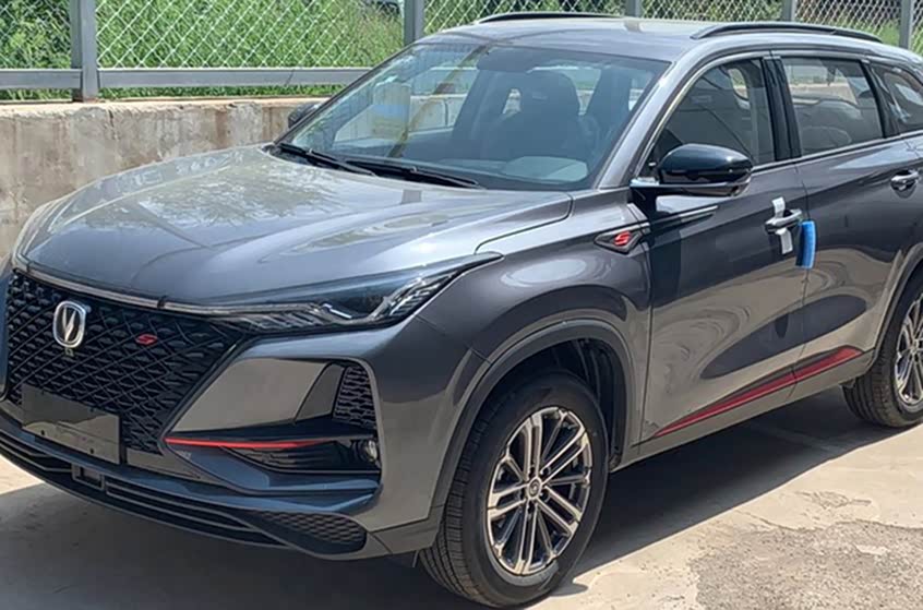 【图】全新升级的"御岳"性命炫酷设计,称得上中国最美suv_长安cs75