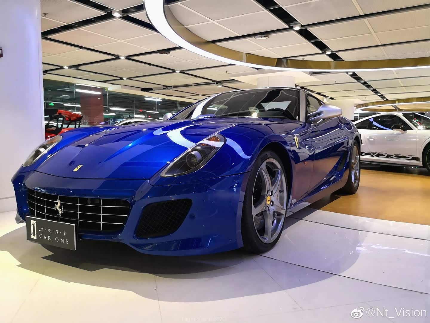 蓝色车型最个性的法拉利之一