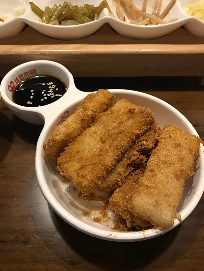 香煎红糖糍粑,和我在海吃的差太,但稍稍好吃点,知道是是心理原因.