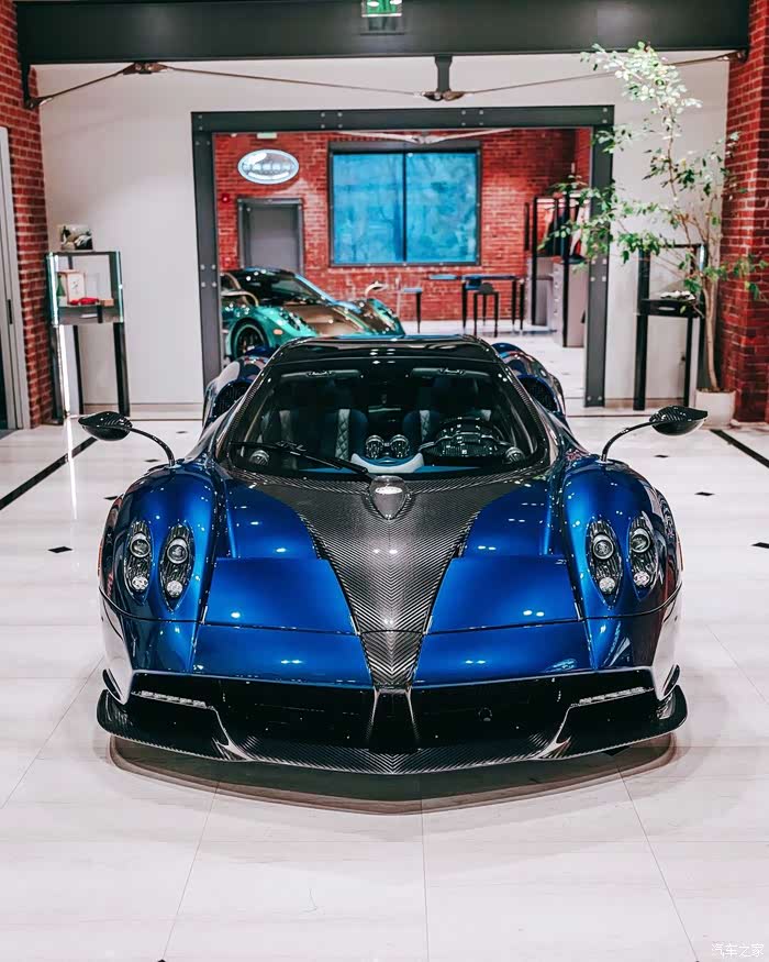 116 | 回复: 0 帕加尼论坛 huayra roadster ,这车漆颜色就是漂亮!