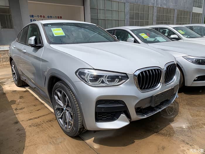 51号提的宝马x4冰河银