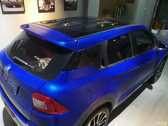 【图】全车改色 19寸大轮子 极光运动侧包围 屁股_中华v3论坛_汽车之