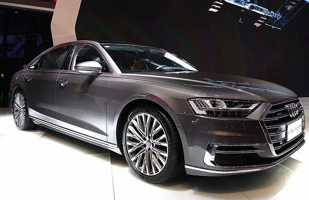 车展实拍全新奥迪a8豪华行政车霸气中控引人注目