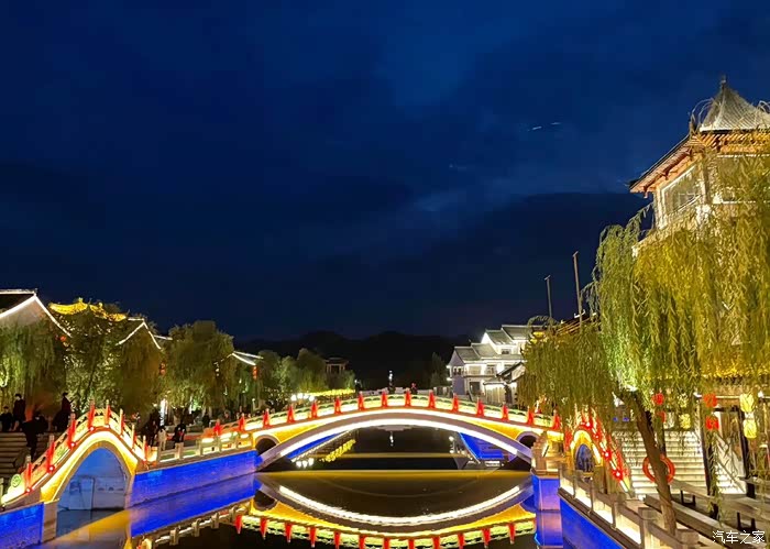 夜游古镇赤水湾