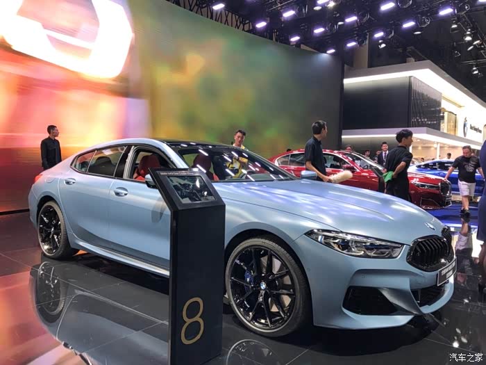 成都国际车展宝马8系四门轿跑首发限量版版正式上市