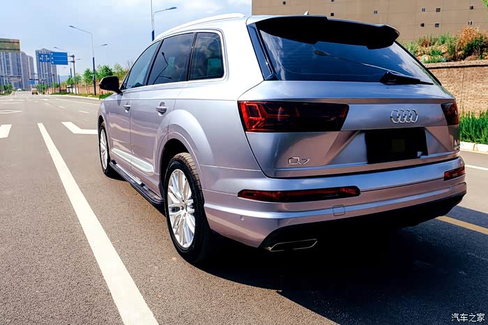 不一样的灰昆明奥迪q7改色超亮金属烟灰案例