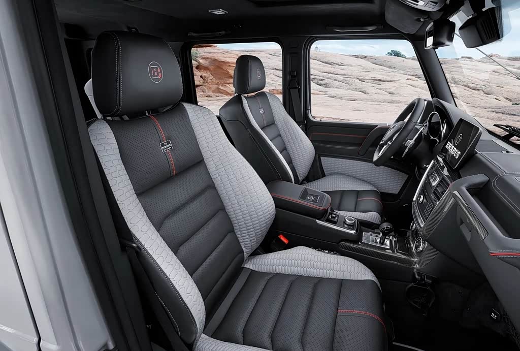 巴博斯版本的大g内饰用料非常的考究,处处都有巴博斯的专属标志