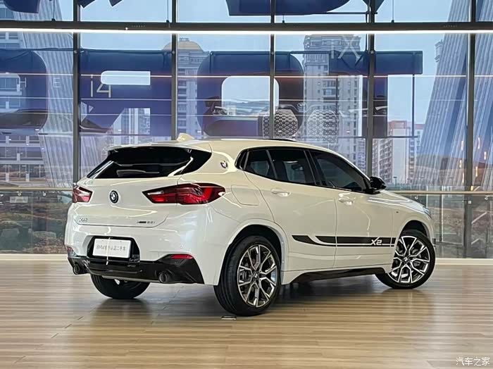 出手2021年宝马x2曜夜版一台