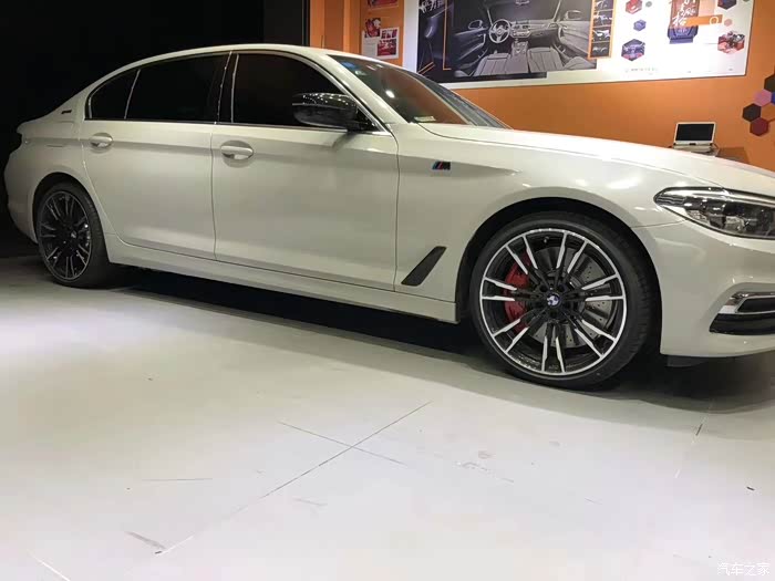 宝马5系20寸轮毂搭配mp原厂卡钳