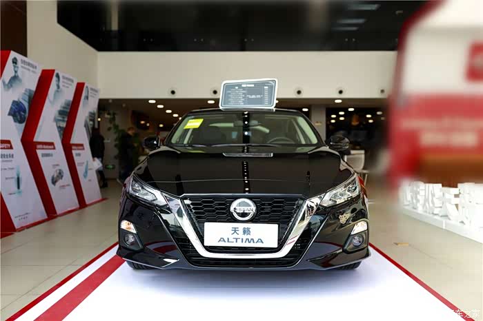 越说越有礼#体验第七代天籁--你好,2.0t黑科技!颜值与实力并存!