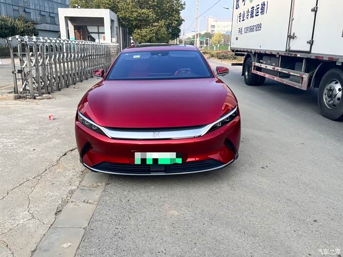 一身红色的汉ev真的太惊艳了