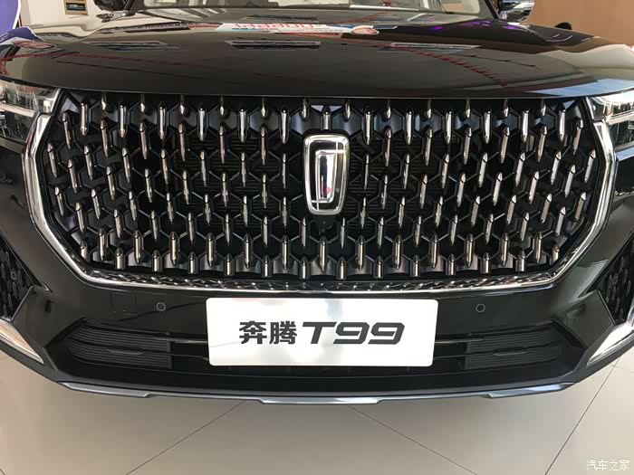 黑色t99的前脸更加酷