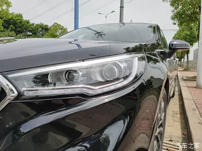 h5的led大灯看起来是非常霸气的有一种王者气质,作为商务人士的我看