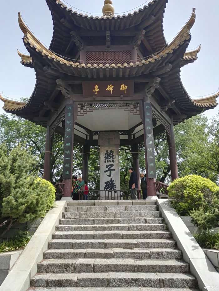 登临燕子矶观景