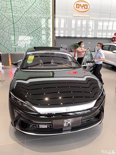 实车更加漂亮的比亚迪汉
