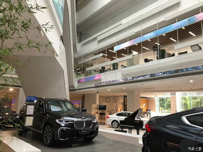 四川成都宝源行宝马体验中心