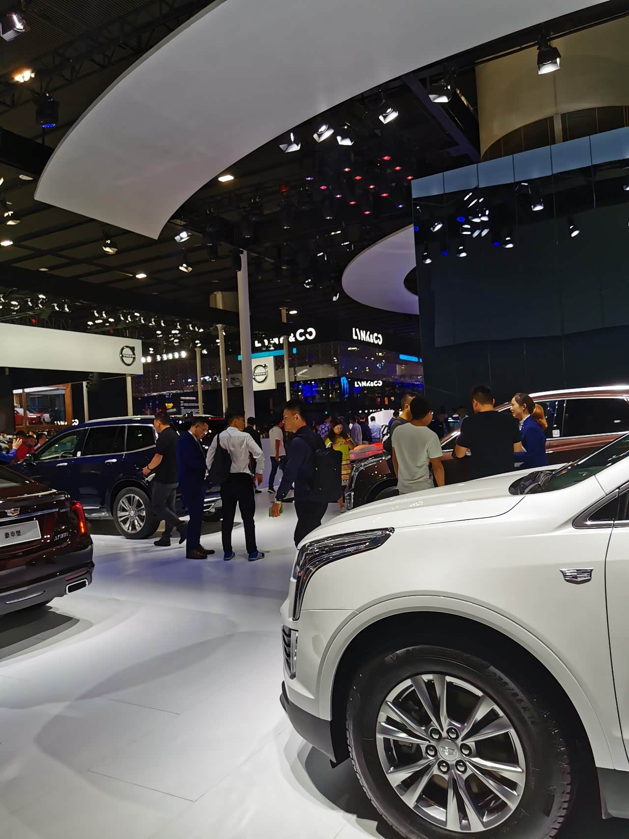 30凯迪拉克展厅2