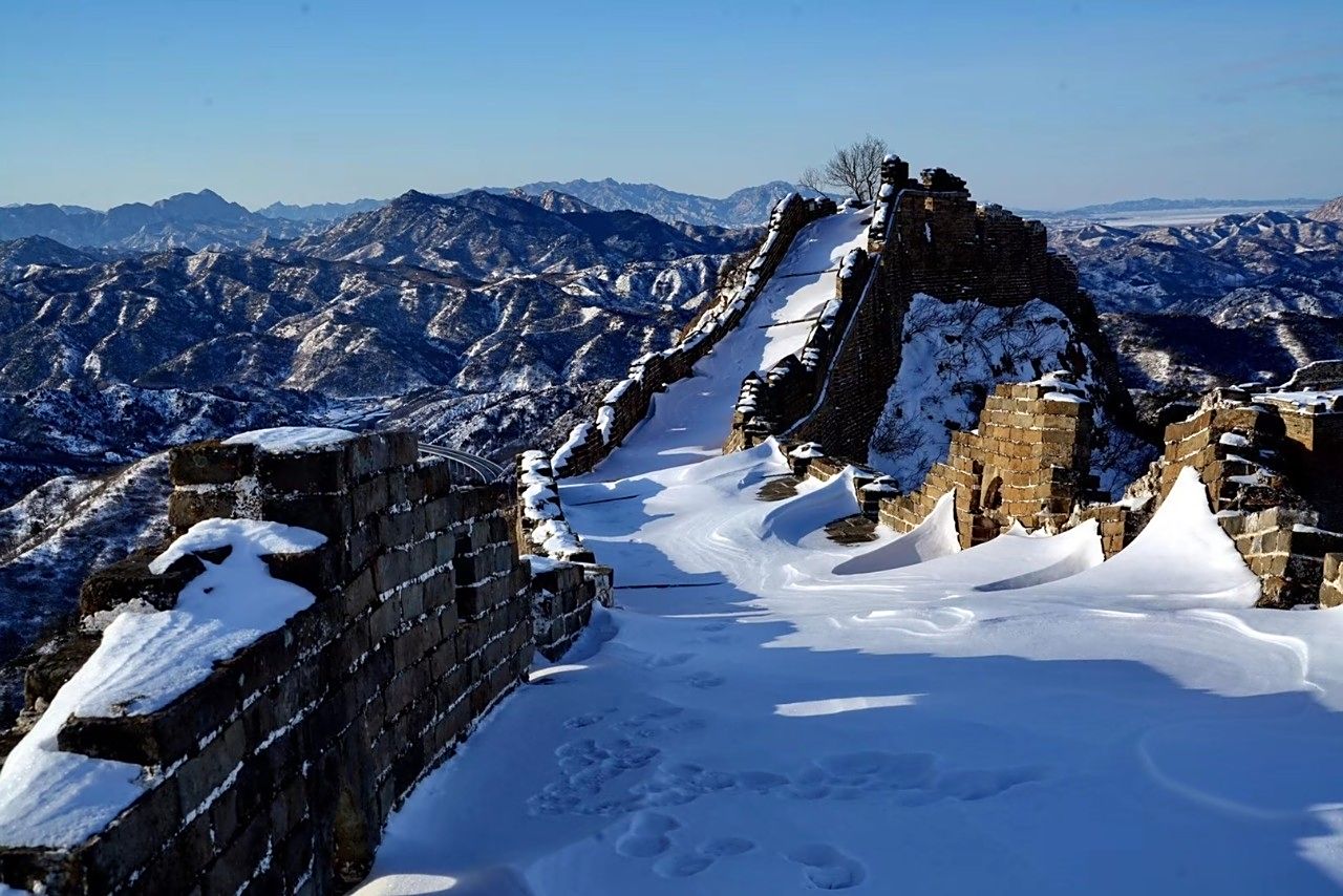 塞外一场雪长城美如画