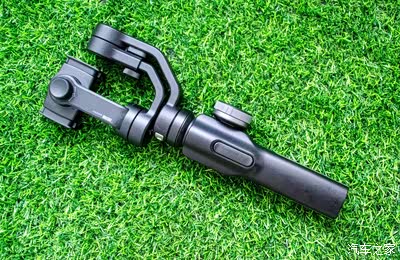 【家家众测】--手持稳定神器-智云4手机三轴稳